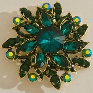 Vintage Style Emerald Green Rhinestone Brooch Gold Tone Floral Statement Pin